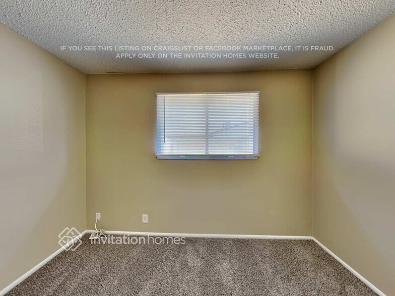 Building Photo - 1319 S Pomeroy