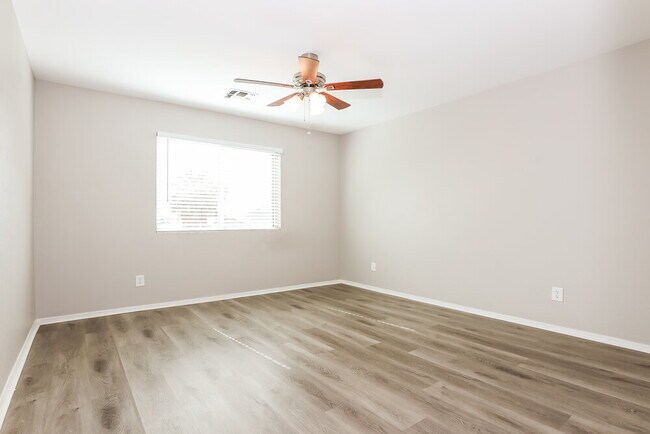 Building Photo - 10857 E Carol Ave