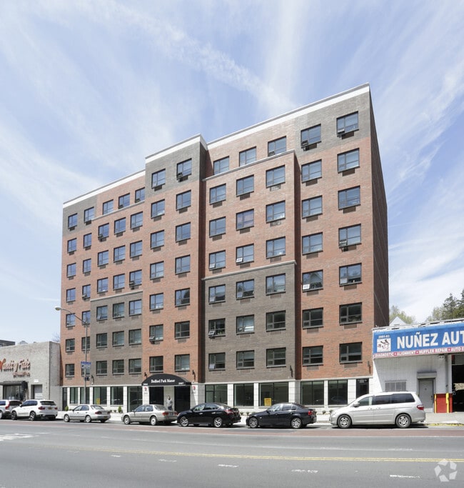 Primary Photo - Bedford Park Apartments