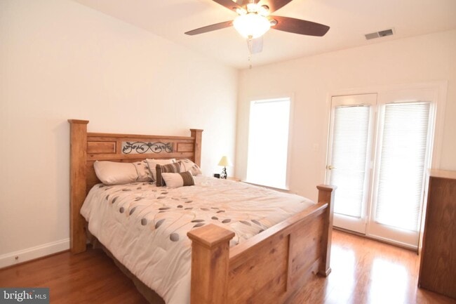 Building Photo - 22538 Landing Way