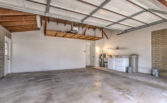 Building Photo - 6129 E Edgemont Ave