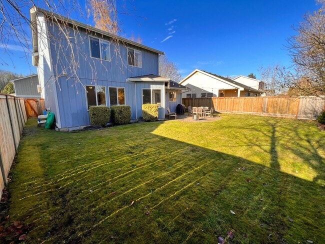 Building Photo - 4412 Ingleside Dr SE