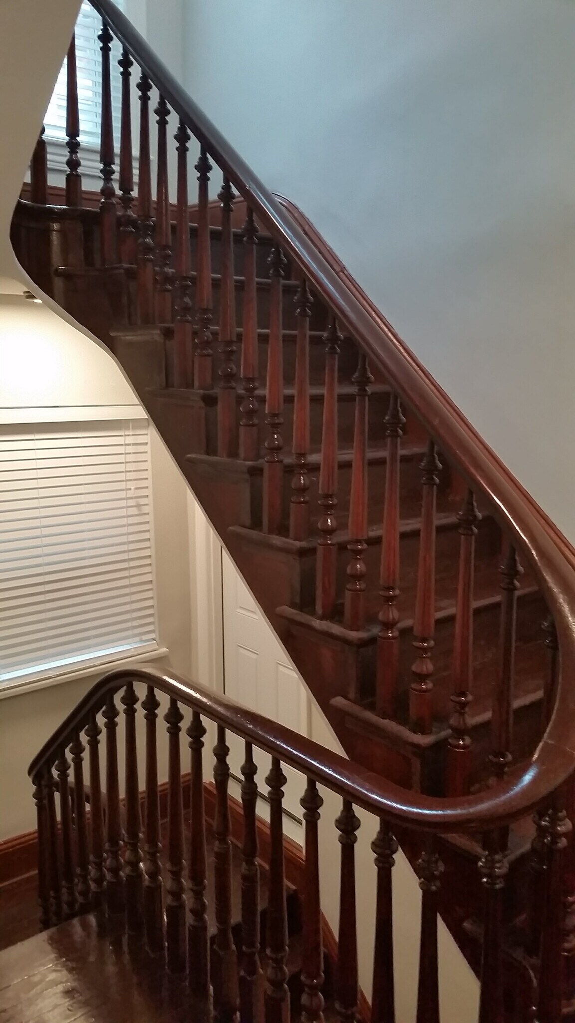 Fine architectural details - 815 Wharton St