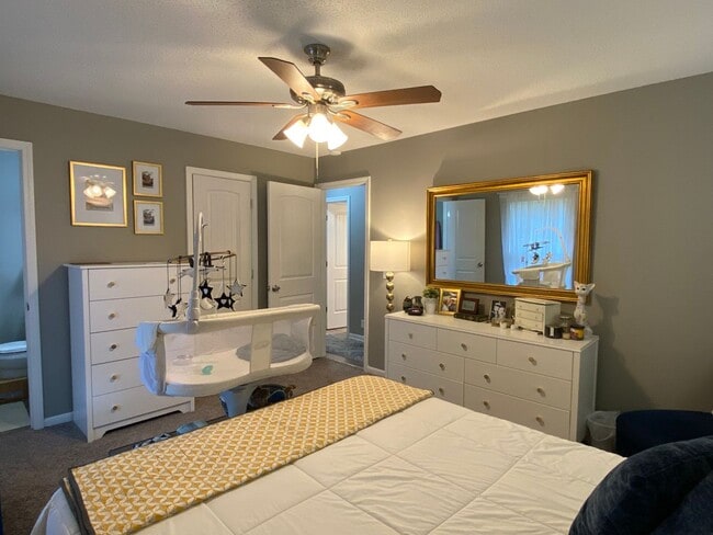 Building Photo - 139 Storybook Dr