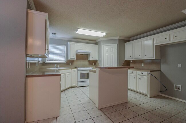 Building Photo - 6704 6th St