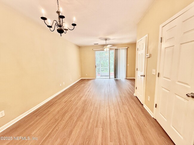 Building Photo - 3514 Summerlin Ln N
