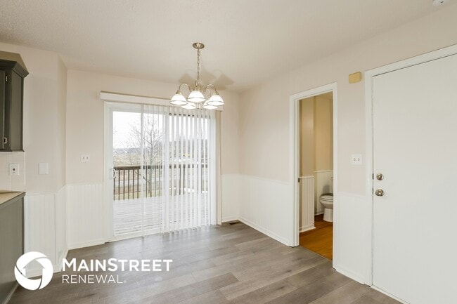 Building Photo - 11115 N Lewis Ave