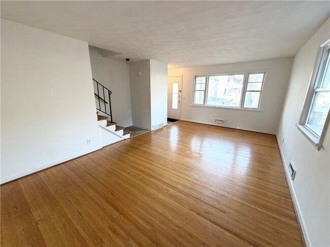 Building Photo - 214 Magnolia Ave