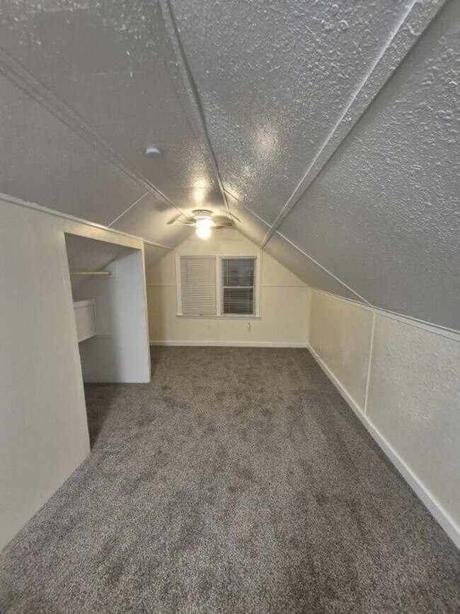 Building Photo - COZY CUTE & FRESHLY RENEWED 3 B.R. HOUSE!!