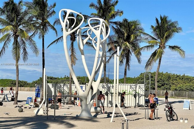 Building Photo - 401 Ocean Dr