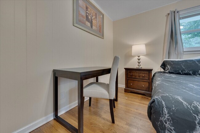 Building Photo - 210 Parthenia Dr