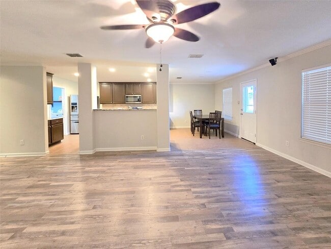 Building Photo - 530 Blue Sage