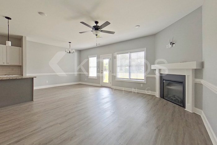 Building Photo - 3704 Oak Leaf Wy