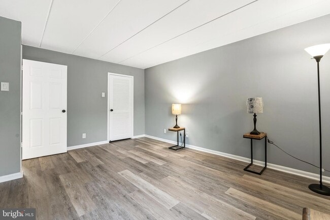 Building Photo - 2648 Redcoat Dr