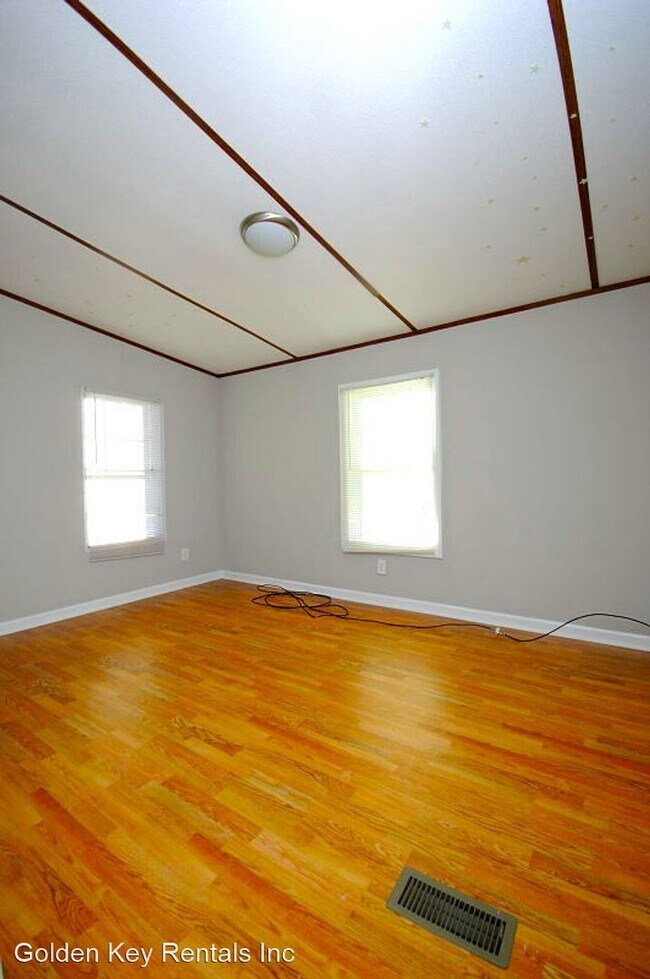 Building Photo - 3 br, 2 bath House - 304 Princeton Rd.