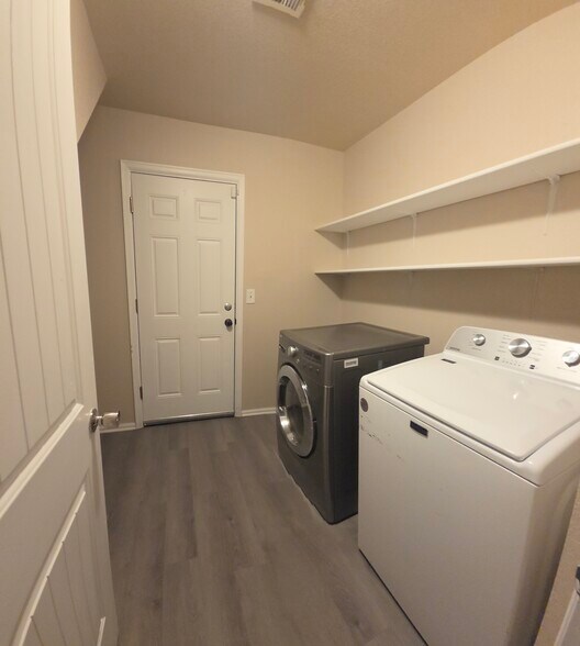 Building Photo - 5572 S Quemoy Cir