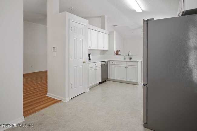 Building Photo - 1200 Woodchurch Ln