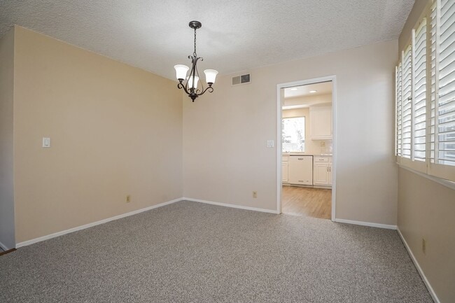 Building Photo - 10612 Rose Cir