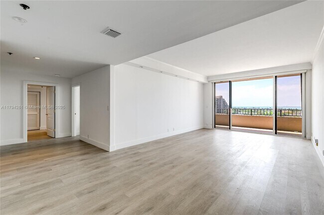 Building Photo - 251 Crandon Blvd