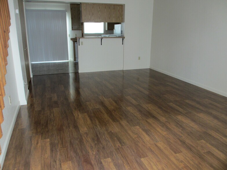 Primary Photo - 1721 Azoulay Ct