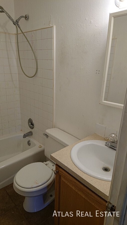 Building Photo - 910 Bishop Ct