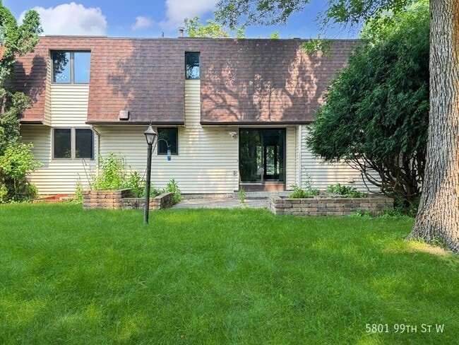 Building Photo - 5801 W 99th St