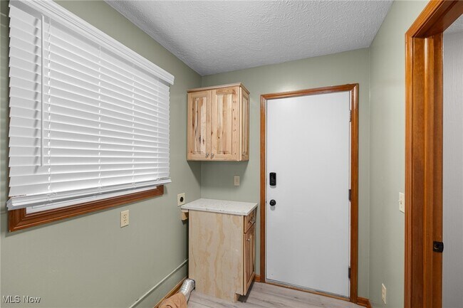 Building Photo - 6667 Hidden Lake Trail