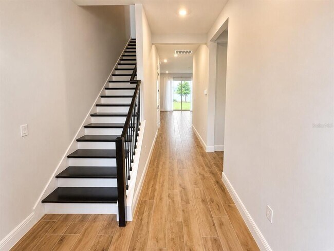 Building Photo - 13629 McMillan Dr