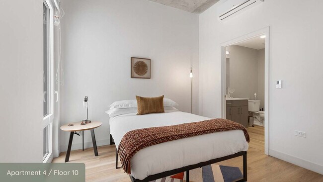 Building Photo - 853 W Blackhawk St