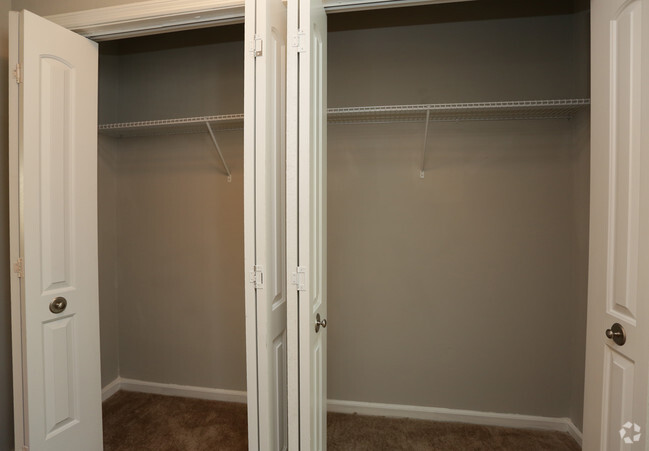 Closet - Elevate at The Pointe