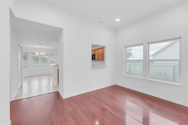Building Photo - 1708 Royal Ascot Dr