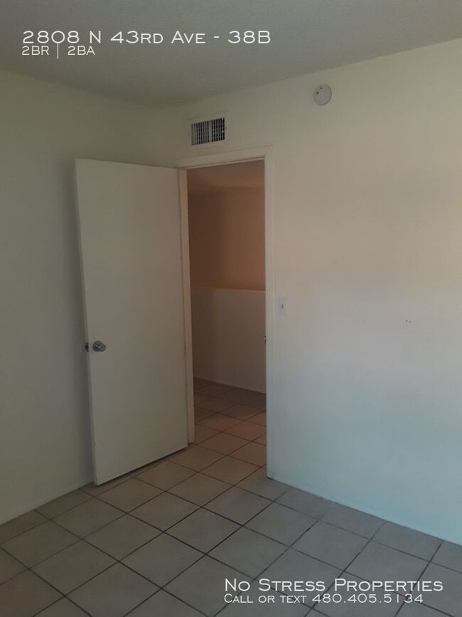 Building Photo - 2 Bed Condo at 43rd Ave and Thomas!
