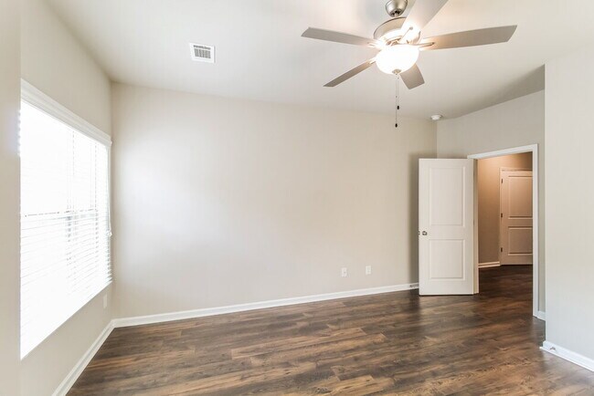 Building Photo - 1196 Spring Marsh Ct NE