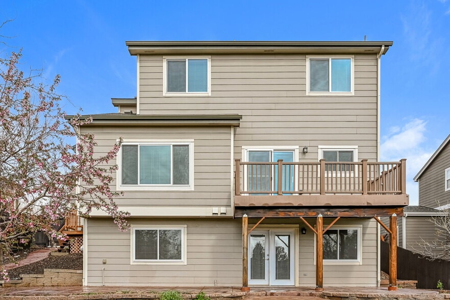 Building Photo - 858 Sundown Dr