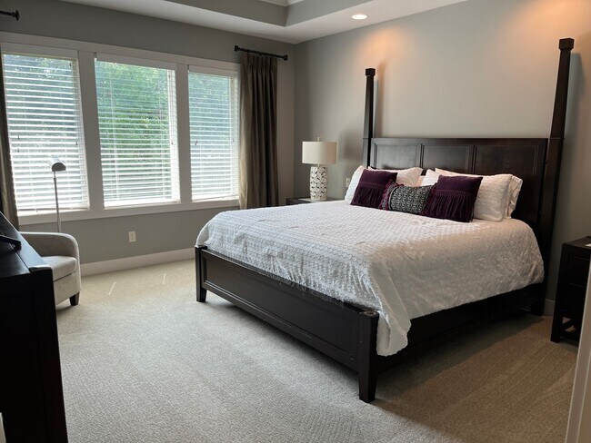 Building Photo - Rochester's Finest Guest Home