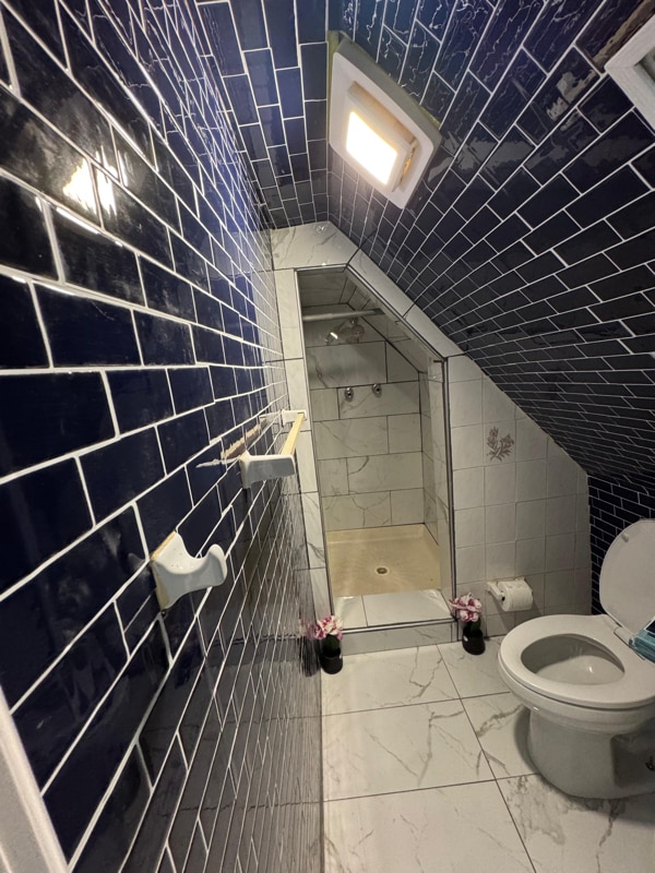 Building Photo - 9311 Foster Ave