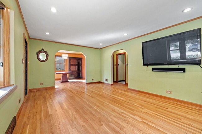 Building Photo - 5536 Webster St