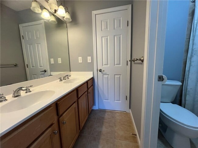 Building Photo - 7190 Belcrest Dr