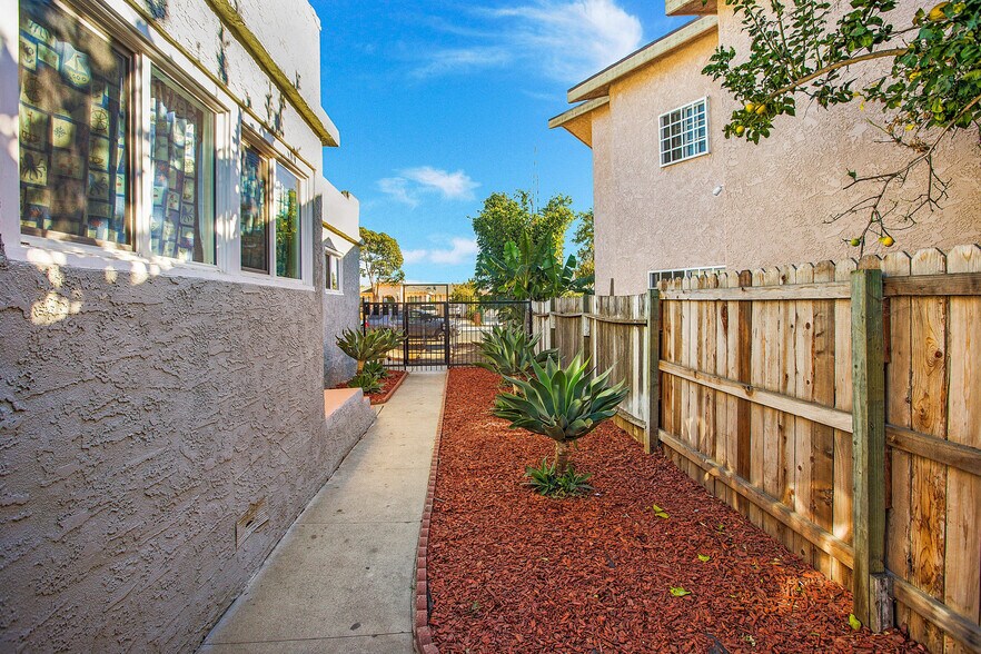 Walkway looking to street - 1941 Olive Ave
