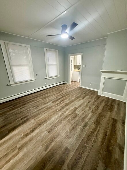 Building Photo - 327 1st Ave