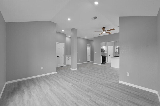 Building Photo - 22603 Pebworth Pl