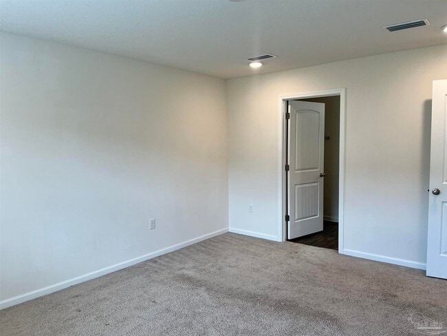 Building Photo - 5862 Blackhorse Cir