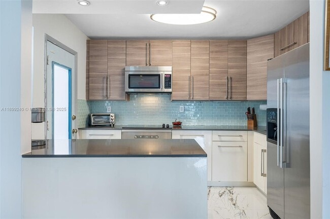Building Photo - 1662 Lincoln Ct
