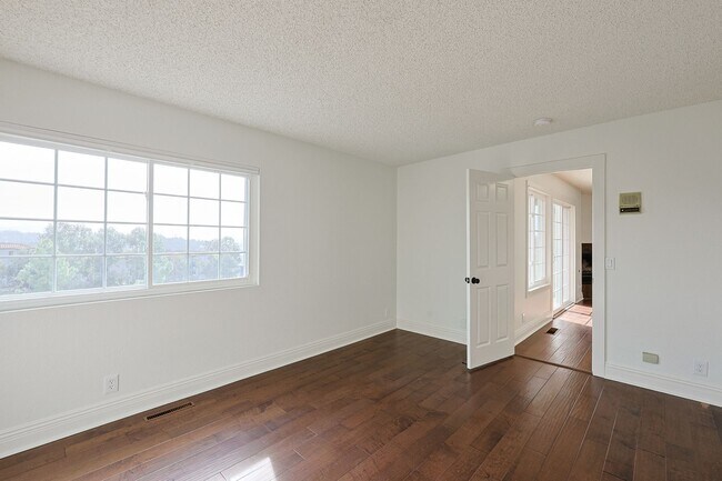 Building Photo - Spacious 4 Bed / 3 Bath Home in Desirable Nebo Hill – La Mesa (3,056 Sq Ft)