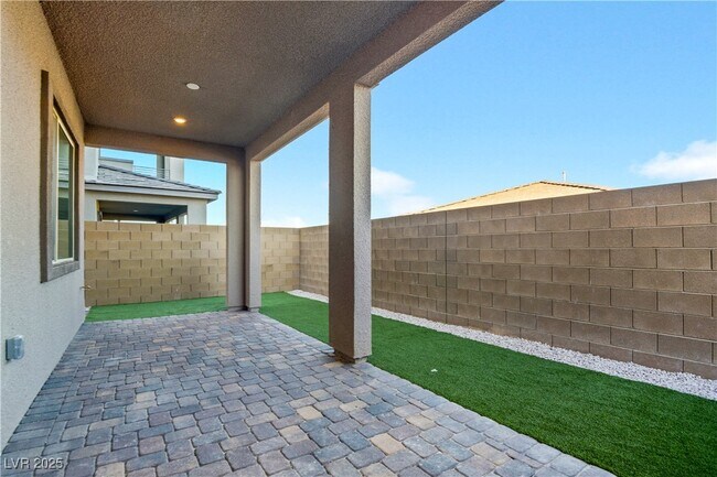 Building Photo - 1570 Rock Kestrel St