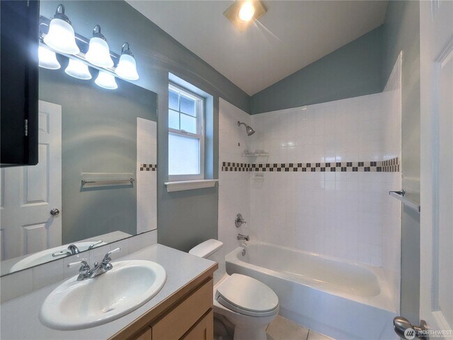 Building Photo - 3bd/2.5ba Seattle Townhome