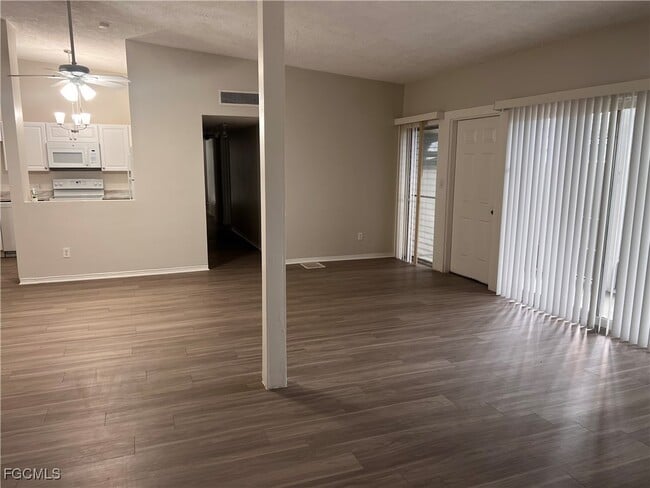 Building Photo - 535 Monterey Blvd NE