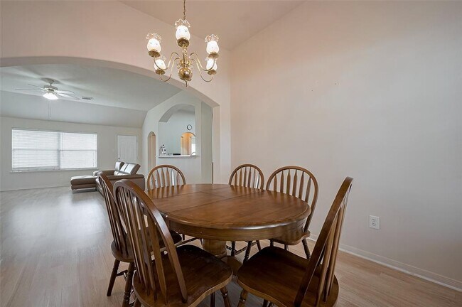 Building Photo - 4811 Tracemeadow Dr