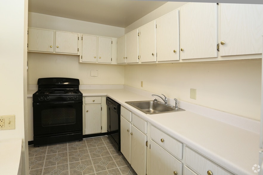 Edgewood Apartments 1730 Edgewood Hill Cir Hagerstown MD 21740