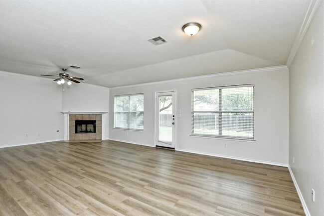 Building Photo - 2112 Mir Woods Dr
